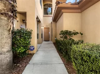 Photo #1: 2406215 Listing