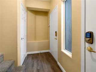 Photo #2: 2406215 Listing