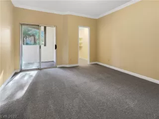 Photo #6: 2406215 Listing