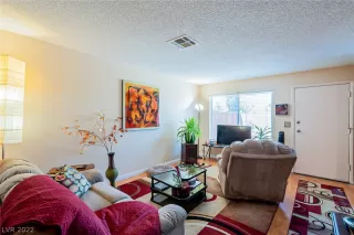 Photo #1: 2406235 Listing