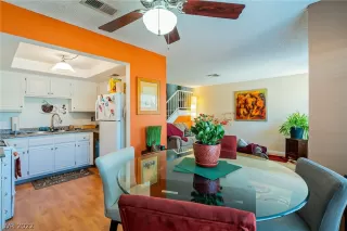 Photo #4: 2406235 Listing