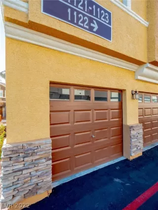 Photo #1: 2406258 Listing 