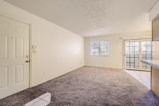 Photo #4: 2406271 Listing 