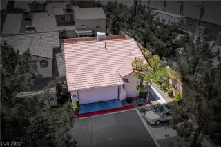 Photo #1: 2406308 Listing