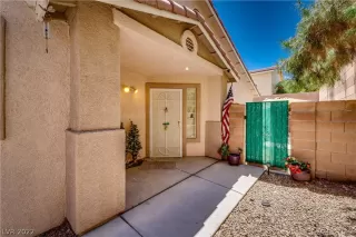 Photo #3: 2406308 Listing