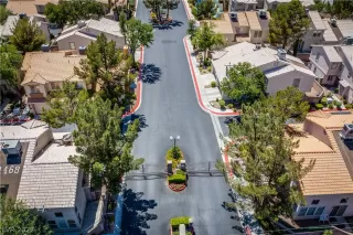 Photo #5: 2406308 Listing