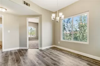 Photo #4: 2406315 Listing 