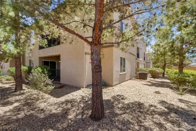 MLS: 2406319 Condo For Sale