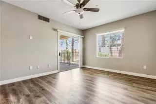 Photo #4: 2406319 Listing 