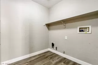 Photo #6: 2406319 Listing 