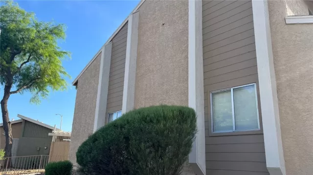 MLS: 2406332 Condo For Sale