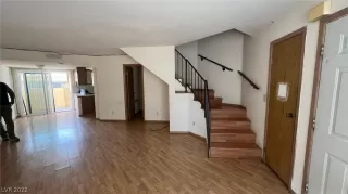 Photo #5: 2406332 Listing 