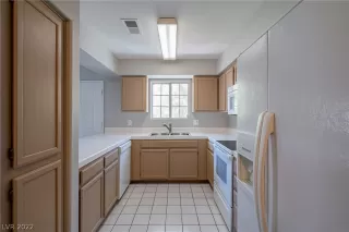 Photo #1: 2406347 Listing