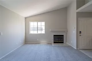 Photo #2: 2406347 Listing