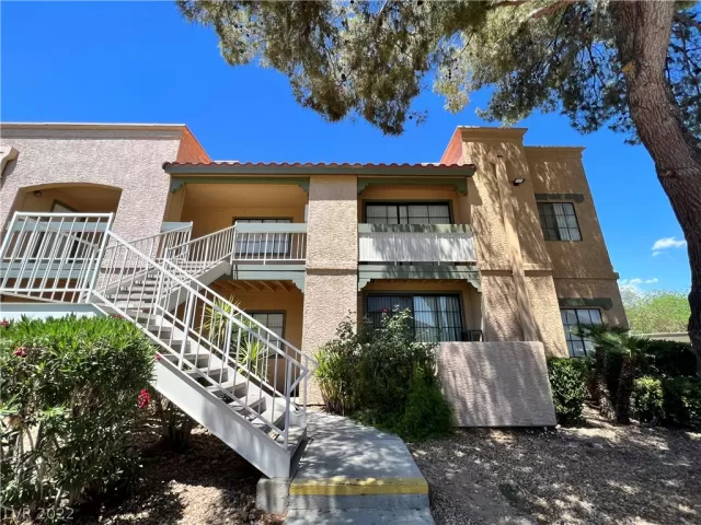 MLS: 2406387 Condo For Sale