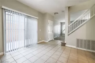 Photo #4: 2406396 Listing 