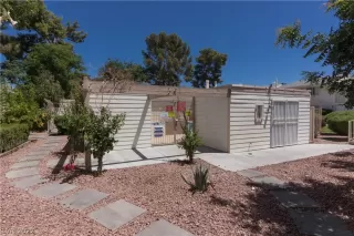 Photo #4: 2406404 Listing 