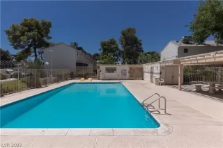 Photo #5: 2406404 Listing 