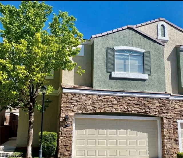 MLS: 2406433 Condo For Sale