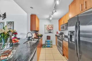 Photo #4: 2406460 Listing