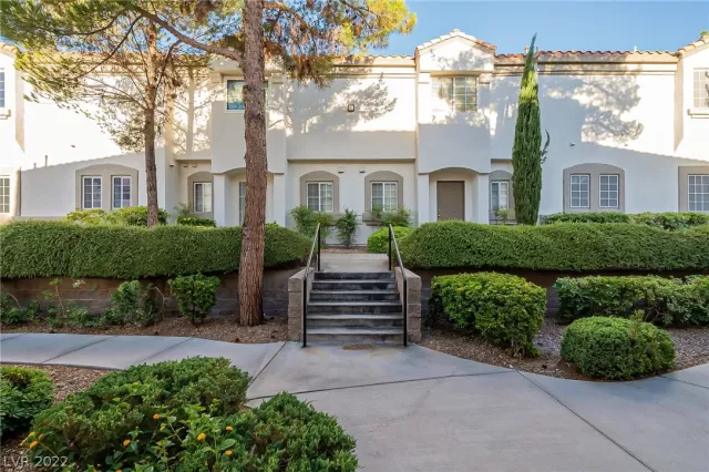 MLS: 2406468 Condo For Sale