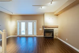 Photo #2: 2406468 Listing