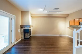 Photo #5: 2406468 Listing