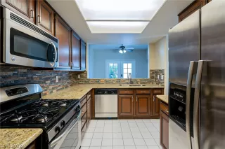 Photo #1: 2406480 Listing 