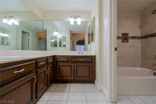 Photo #3: 2406480 Listing 