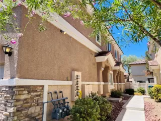 Photo #2: 2406555 Listing 