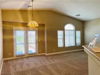 Photo #6: 2406555 Listing 