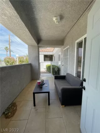 Photo #3: 2406561 Listing