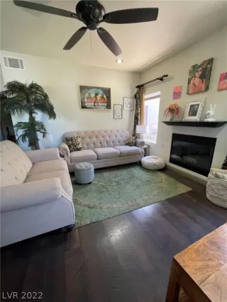 Photo #6: 2406561 Listing