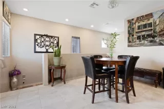 Photo #2: 2406567 Listing