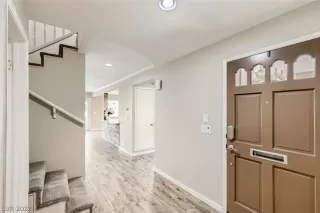 Photo #2: 2406584 Listing 