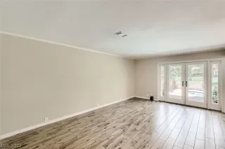 Photo #4: 2406584 Listing 