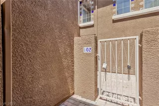 Photo #1: 2406648 Listing 