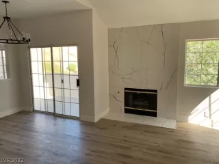 Photo #3: 2406659 Listing 