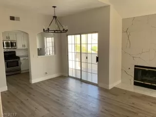 Photo #4: 2406659 Listing 