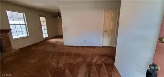 Photo #4: 2406698 Listing 