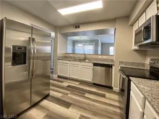 Photo #1: 2406711 Listing