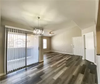 Photo #4: 2406711 Listing