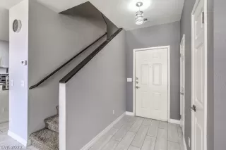 Photo #2: 2406729 Listing