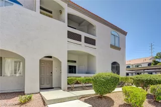 Photo #3: 2406785 Listing 