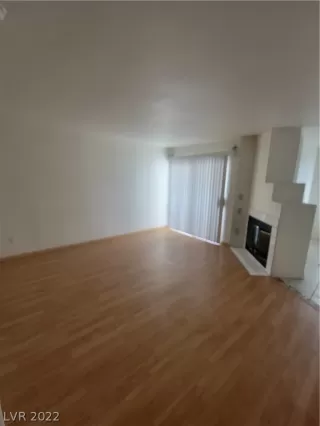 Photo #2: 2406792 Listing 