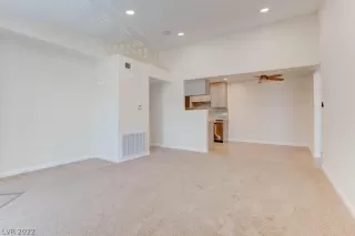 Photo #1: 2406828 Listing 