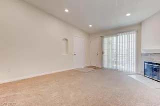 Photo #6: 2406828 Listing 