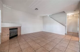 Photo #3: 2406863 Listing 