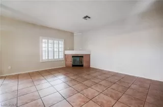 Photo #4: 2406863 Listing 
