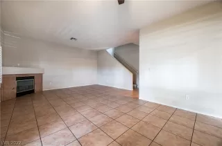 Photo #6: 2406863 Listing 